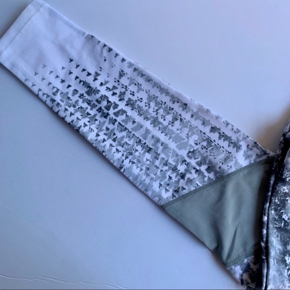 NEW CALVIN KLEIN PERFORMANCE LEGGINGS - Picture 13 of 16